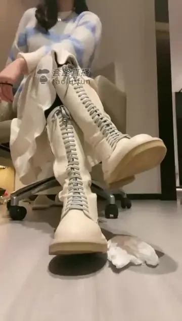 长靴 棉袜 裸足