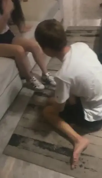 调戏闺蜜弟弟