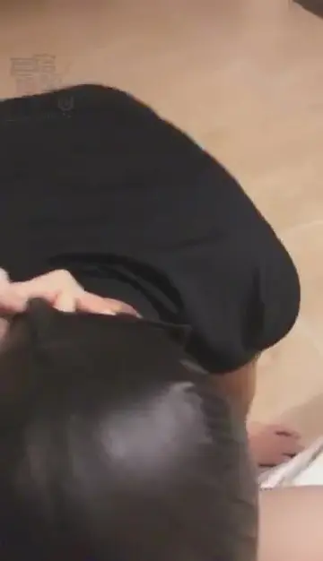 舔黑乎乎脏鞋底加口水脏棉袜塞嘴