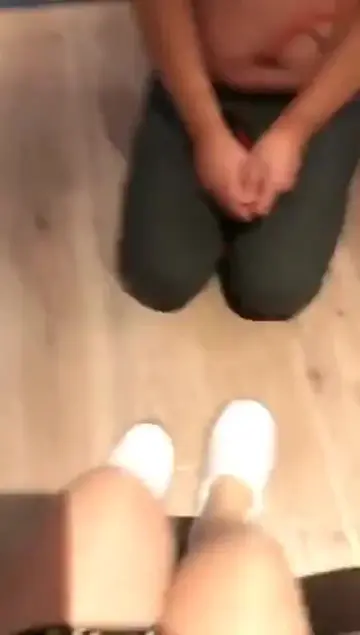 调教踩踏。耳光。虐乳。深喉