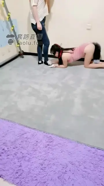 骚母狗做胯下玩物
