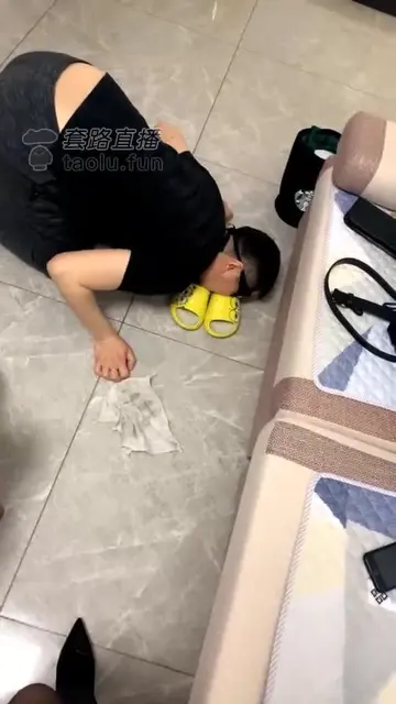 黑丝高跟监督下的卑微
