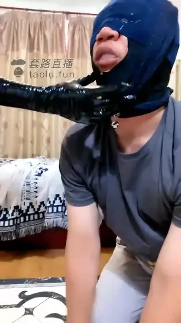 女奴 奴下奴坐脸 口水 黑丝深喉 不要太羞辱