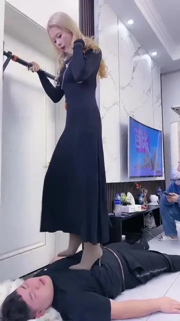 骗宿舍友过来 毁了三观