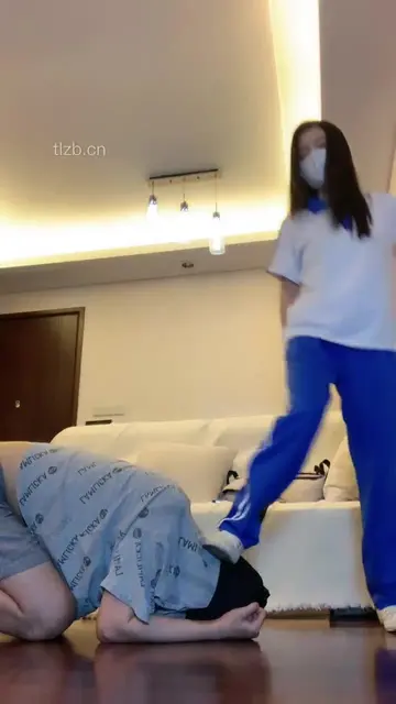 剧情 反差女高中生霸凌贫困生