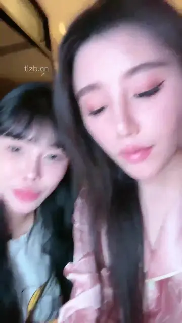 高门票和女女KISS口水