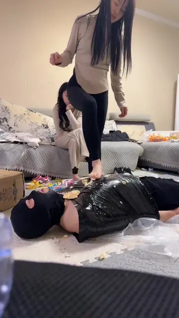 脚踩喂食