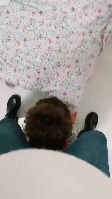 让女朋友舔脚 当马骑
