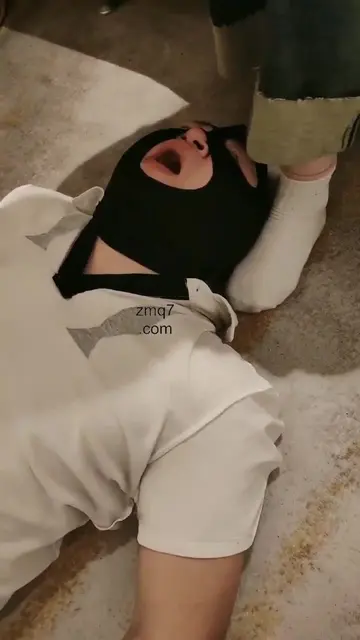 粑粑麻麻 完虐七十岁老M