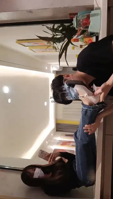 品尝女白领下班后的原味