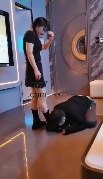 ktv之化身卑微服务生