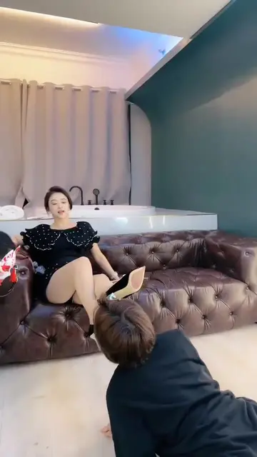 剧情 继母调教父子 浴缸里灌口水