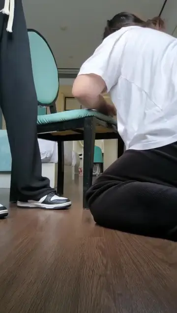 逃学来伺候我的小黄