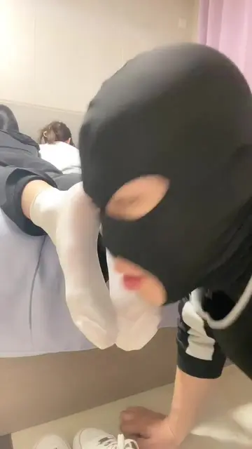 多素人 舔脚场