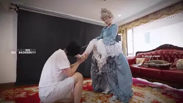 cos蓝装皇后 惩罚男奴